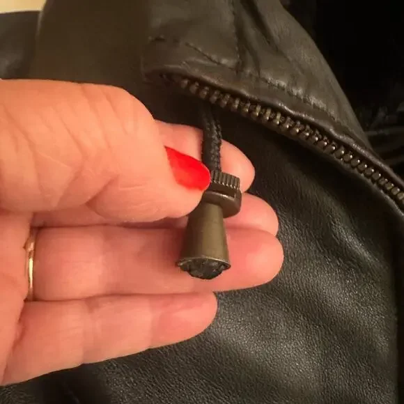 IZZY - Ladies Black 100% Genuine Leather Fur Hooded Zip Jacket Size Medium/Large - Picture 13 of 16